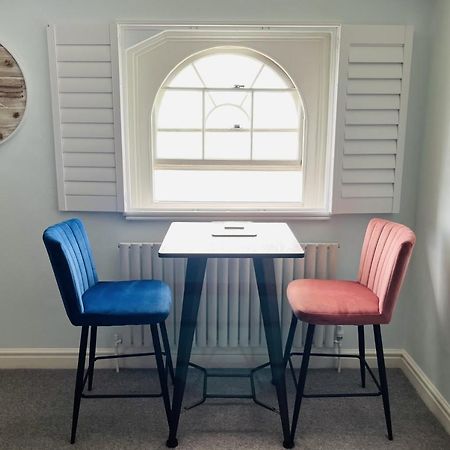 Beautiful Beachfront Retreat With A Stunning Sea View For The Ultimate Escape Away From The Busy World Below Herne Bay Luaran gambar