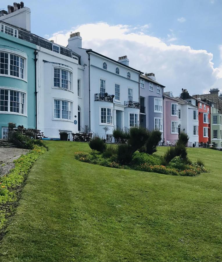 Beautiful Beachfront Retreat With A Stunning Sea View For The Ultimate Escape Away From The Busy World Below Herne Bay Luaran gambar