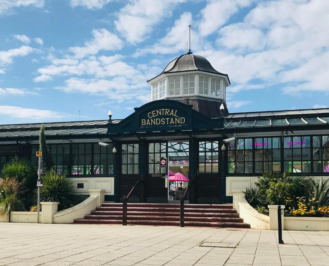 Beautiful Beachfront Retreat With A Stunning Sea View For The Ultimate Escape Away From The Busy World Below Herne Bay Luaran gambar