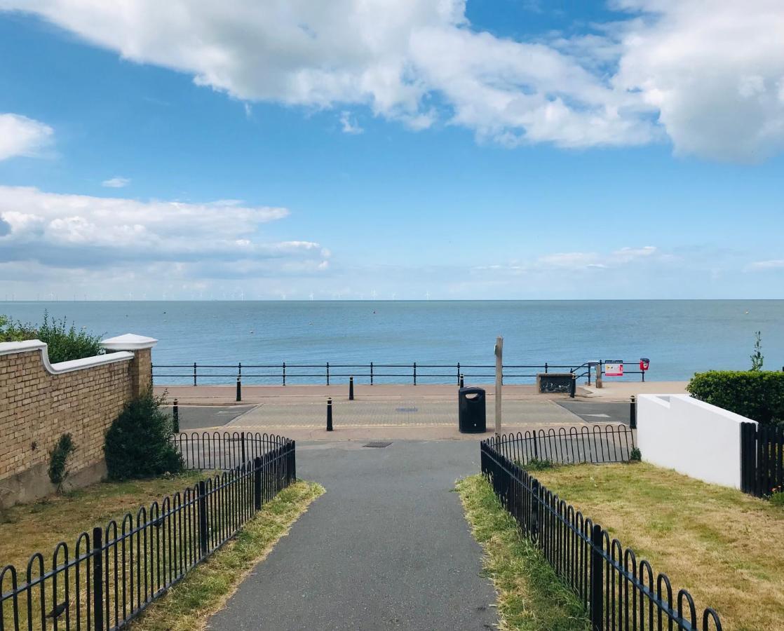 Beautiful Beachfront Retreat With A Stunning Sea View For The Ultimate Escape Away From The Busy World Below Herne Bay Luaran gambar