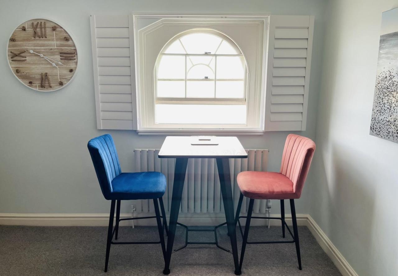 Beautiful Beachfront Retreat With A Stunning Sea View For The Ultimate Escape Away From The Busy World Below Herne Bay Luaran gambar