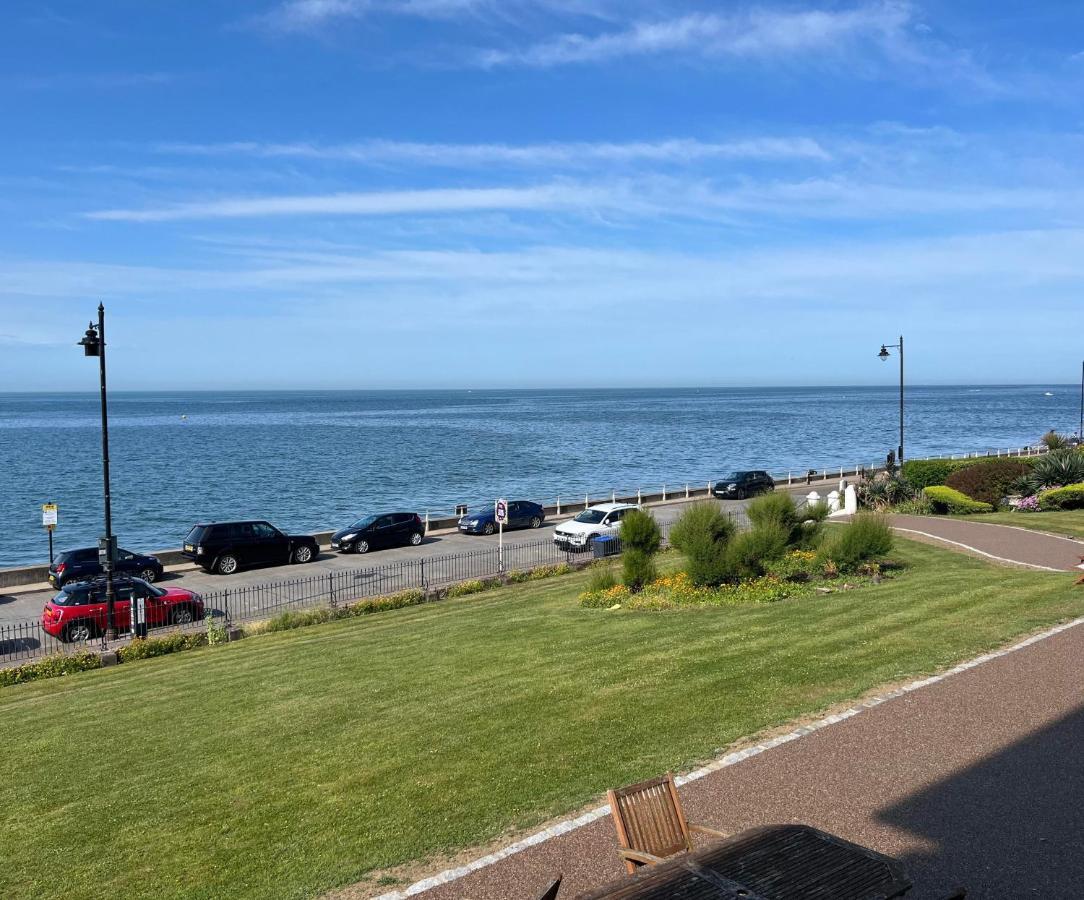 Beautiful Beachfront Retreat With A Stunning Sea View For The Ultimate Escape Away From The Busy World Below Herne Bay Luaran gambar